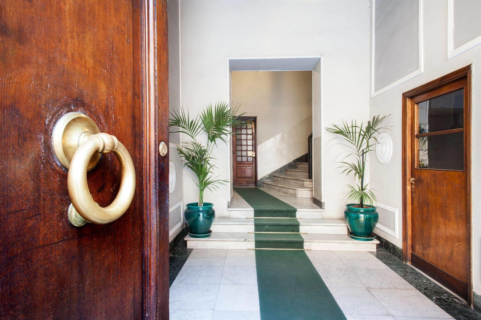 Nazionale 51 Group Bed & Breakfast Roma